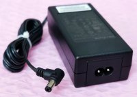 Alimentator 9.3V 4A electronic cu mufa DC5.5/2.5 la 90grade plusul pe centru si Conector IEC-C8